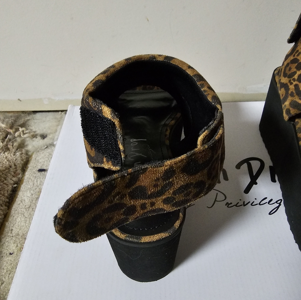 Lemon Drop by Priveledge- leopard print- peep toe platform sandals- size 5 - Picture 6 of 7